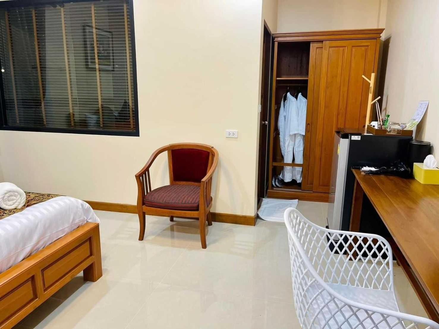 Capital O 75518 Baan Rose Resort Ao Luk Экстерьер фото